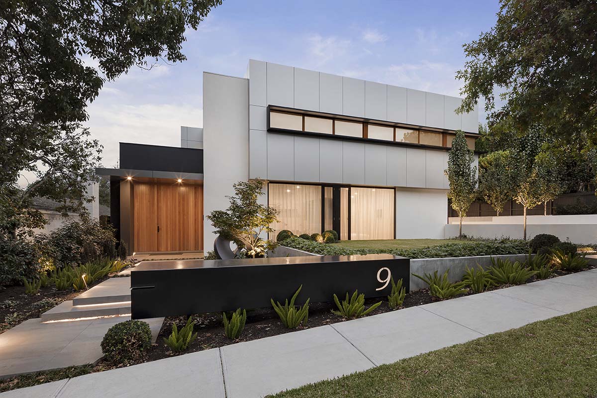 modern-house-exterior-E3A7NAJ